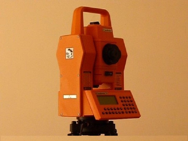 Estación Total Geodimeter 600 Pro